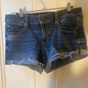 American eagle size 10 Jean distressed shorts
